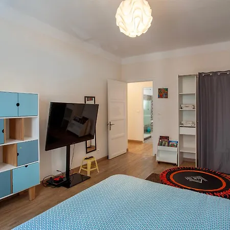 Grand-appartement-centre-bastia Apartment *
