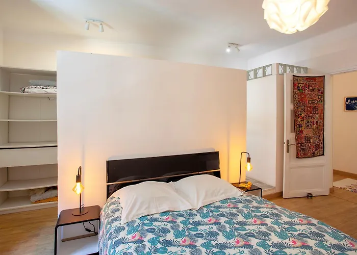 Grand-appartement-centre-bastia アパート