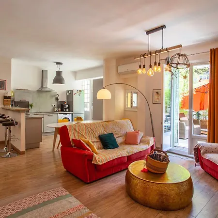 Grand-appartement-centre-bastia Apartment