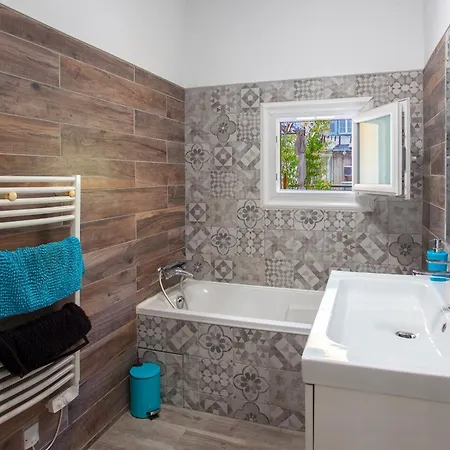 Apartment Grand-appartement-centre-bastia *