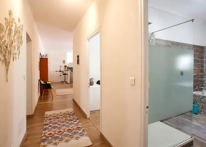 Grand-appartement-centre-bastia Apartment