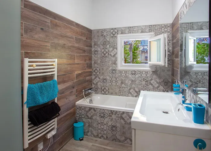 Apartmán Grand-appartement-centre-bastia *